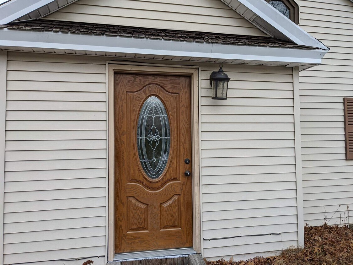 Primary Photo - 102 S Shore Rd