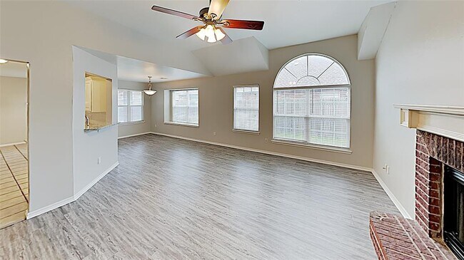Building Photo - 6816 NW 136th Pl