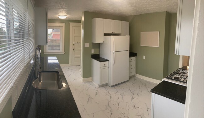 Building Photo - 3907 Brighton Rd