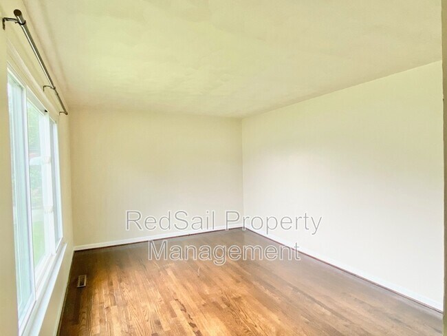 Foto del edificio - 5008 Neal St