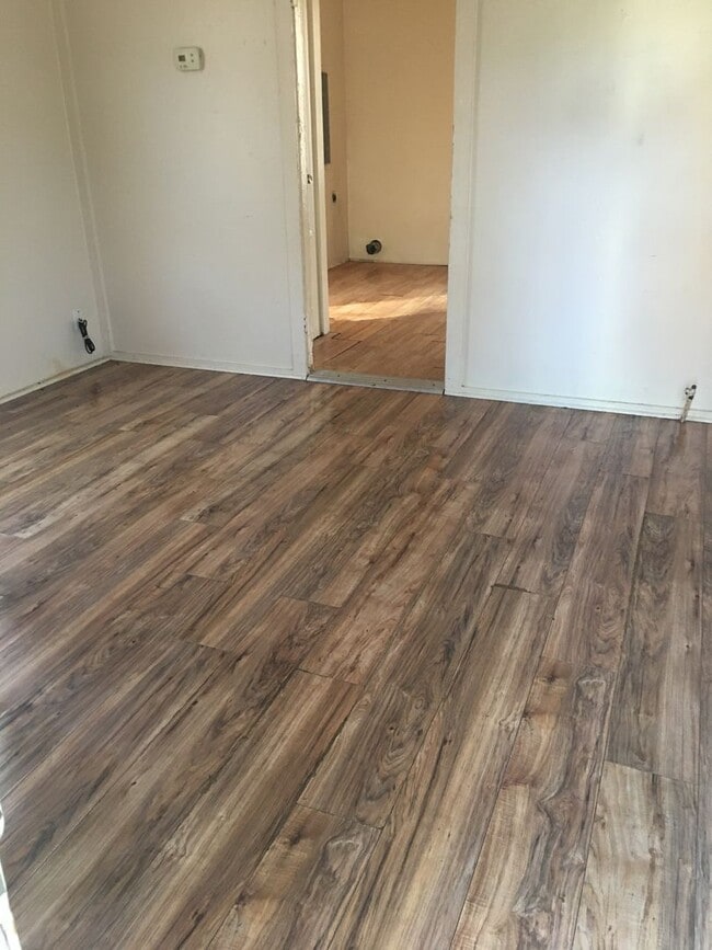 Building Photo - Great house. Ready to go.