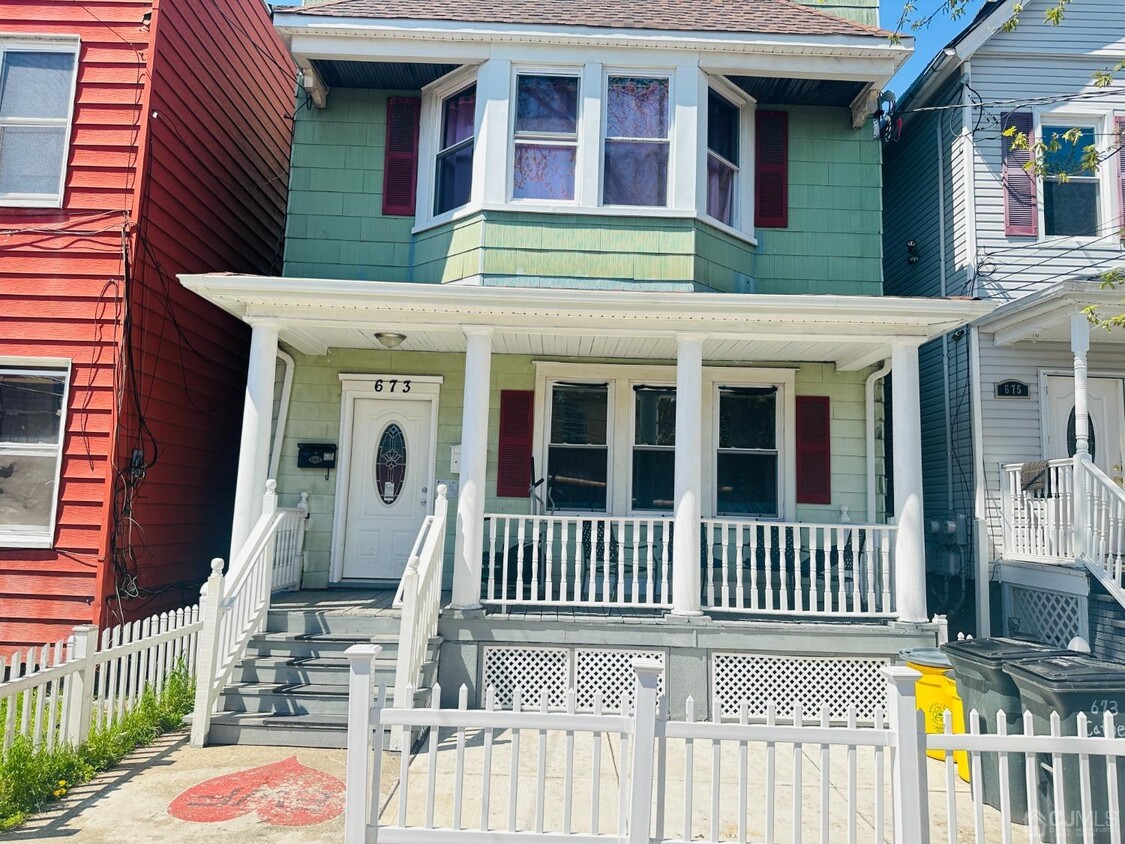 673 Catherine St Unit 1f, Perth Amboy, Nj 08861 - Room For Rent In 