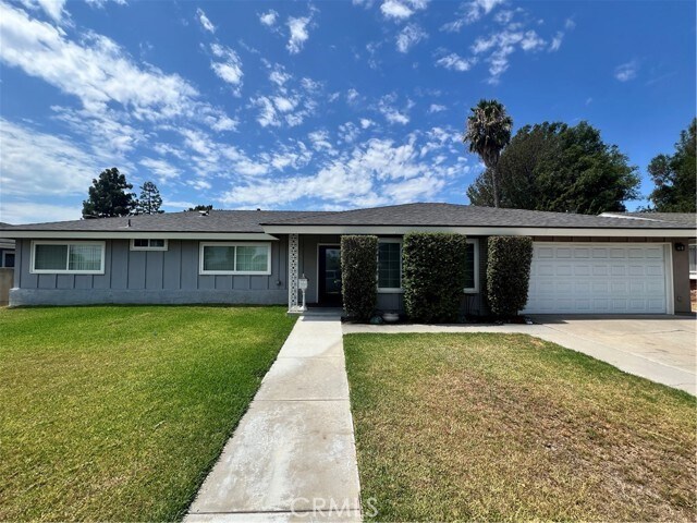 Foto principal - 1219 N Van Buren St