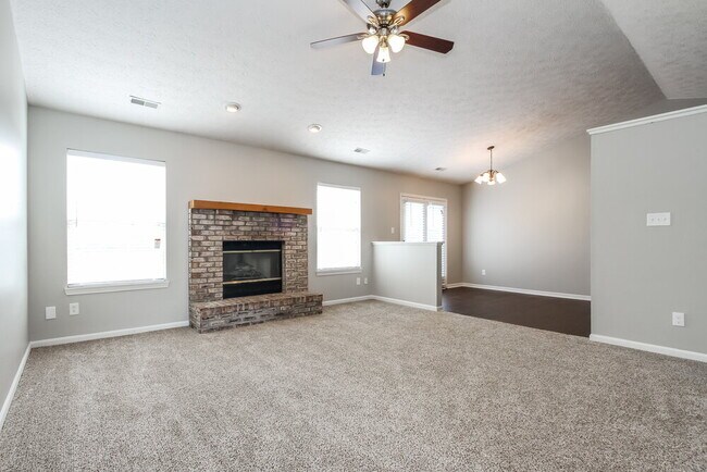 Building Photo - 7737 Blue Willow Dr