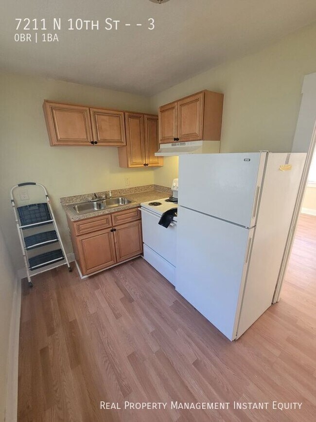 Foto del edificio - 7211 N 10th St