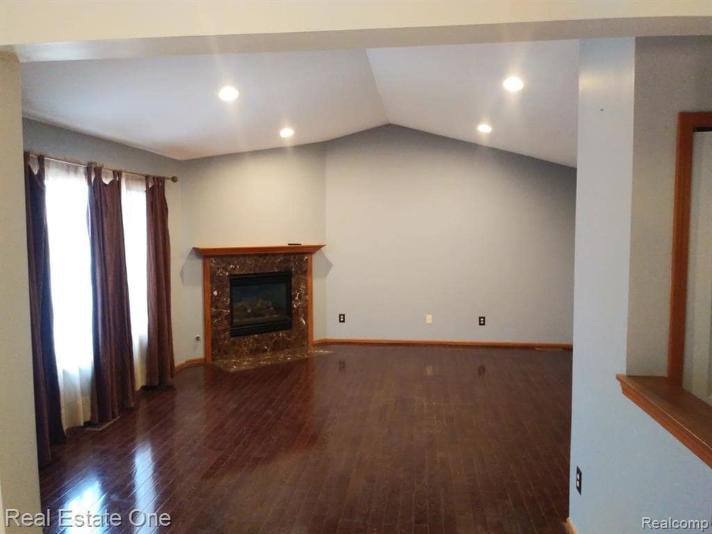 Building Photo - 1924 Amboy St