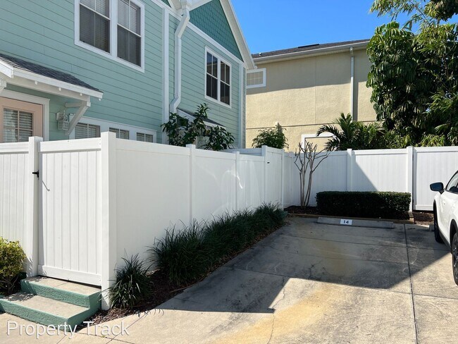 Foto del edificio - 2 br, 2.5 bath House - 645 4th Ave S