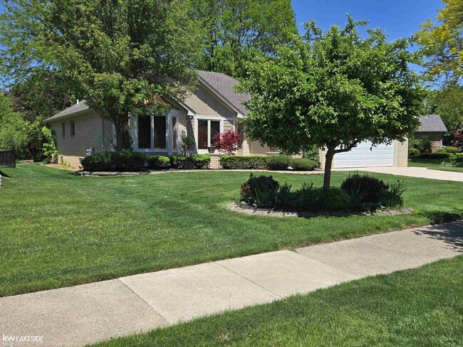 Building Photo - 52843 Deerwood Dr