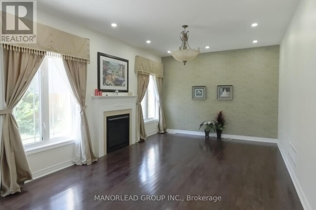 Building Photo - 18 Snowling Dr