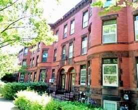 Building Photo - 1897 Beacon St