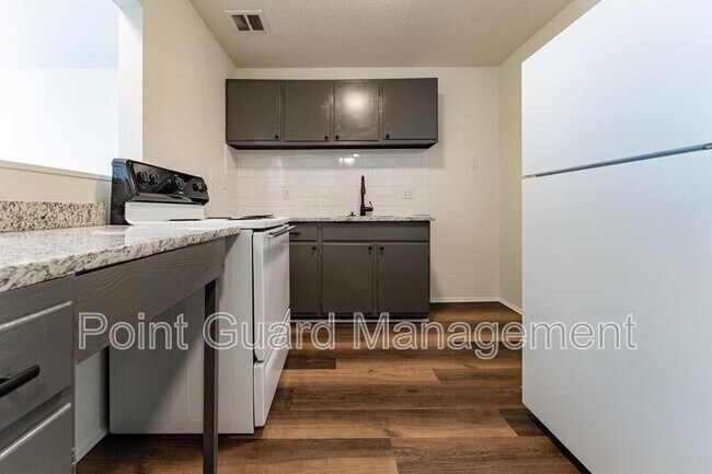Building Photo - 1508 Oxford Pl