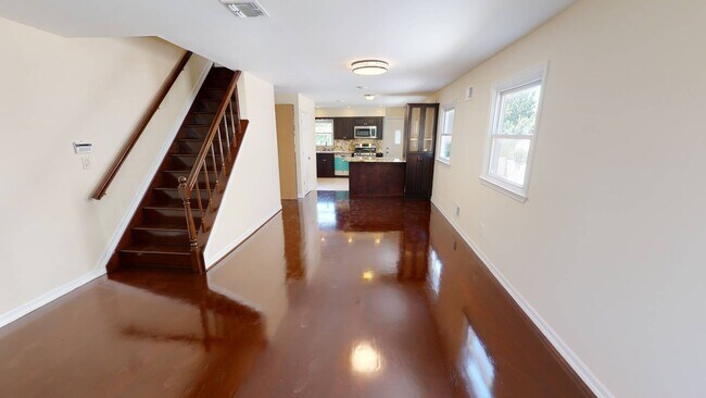 Foto del edificio - 352 Seaver Ave