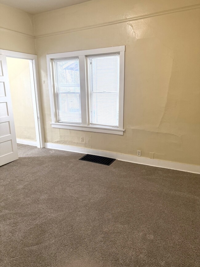 Building Photo - 5019 /5021 26th Ave