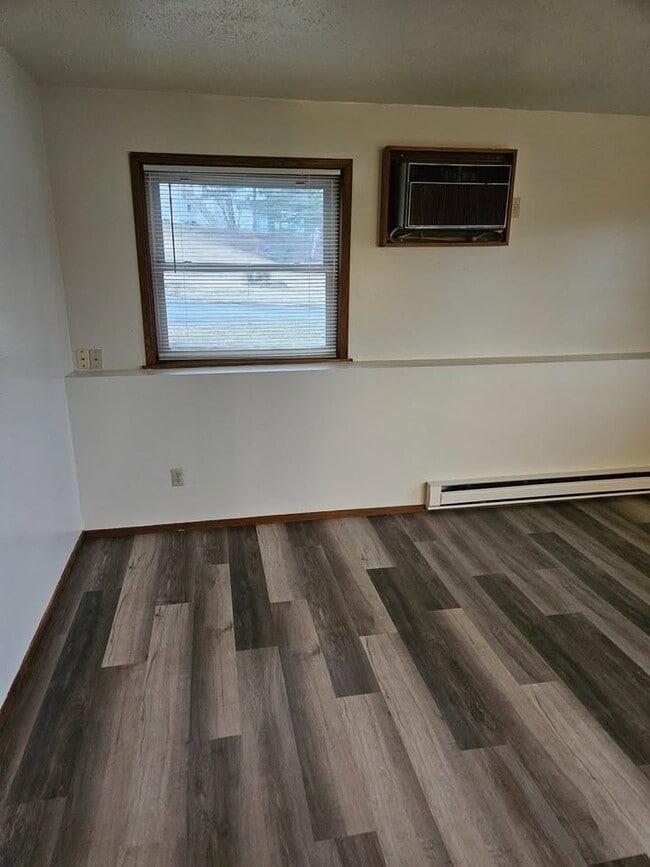 Building Photo - 175 Olson Dr W