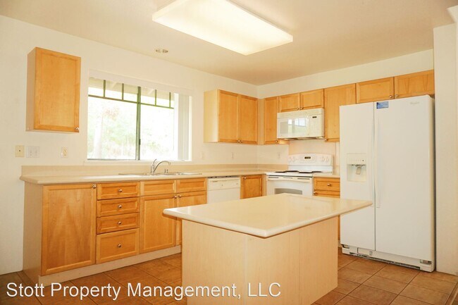 Building Photo - 4 br, 3 bath House - 94-1052 Hoohele Street