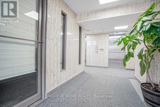 Building Photo - 235 Grandravine Dr