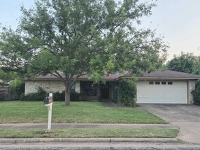 Building Photo - 10909 Hillside Oak Ln