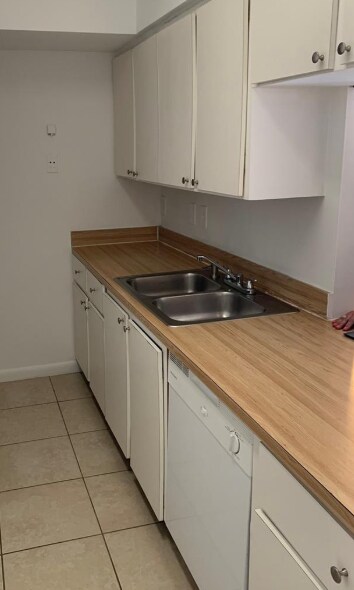 Foto del edificio - 18322 NW 68th Ave