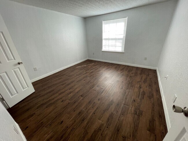 Foto del edificio - 2 Bedroom/2 Bathroom 1st Floor Condo at Cy...
