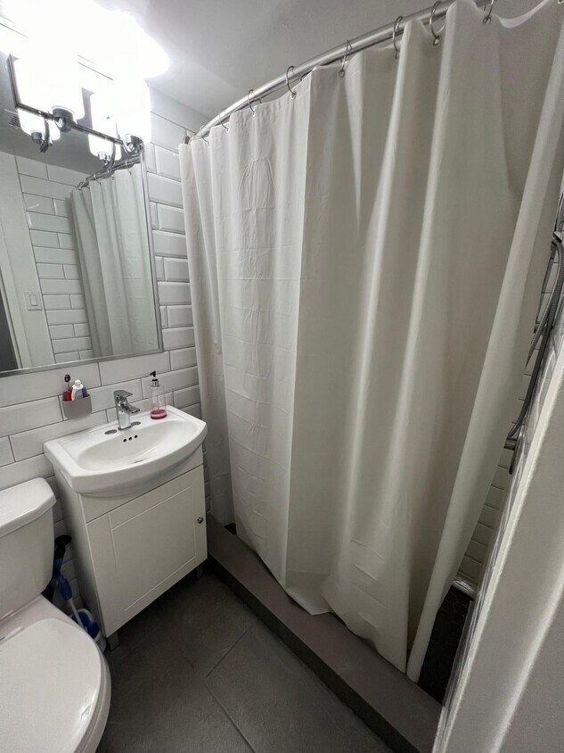 Photo du bâtiment - 105 Milton