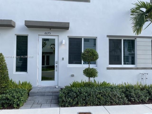 Foto del edificio - 6675 NW 102nd Path