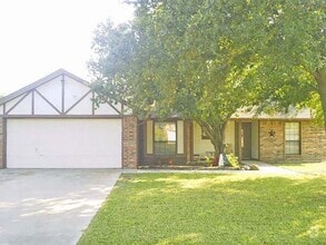 Building Photo - 2601 Boulder Dr