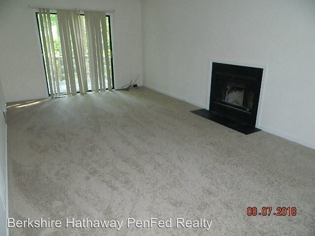 Building Photo - 3 br, 1.5 bath House - 5225 Hallmark Drive