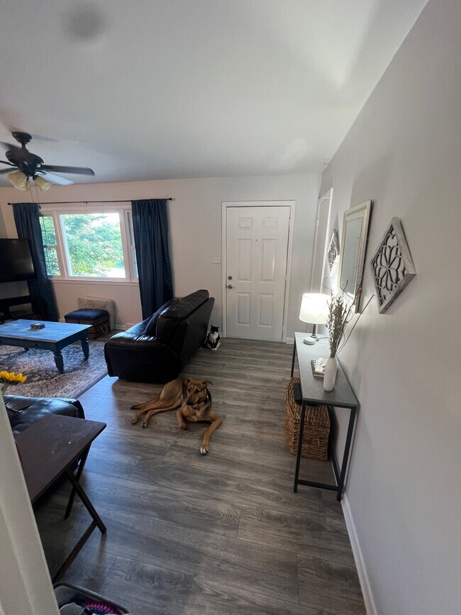 Foto del edificio - 2512 Murrayhill Rd