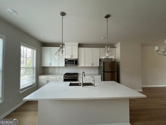 Building Photo - 3715 Davis Cir