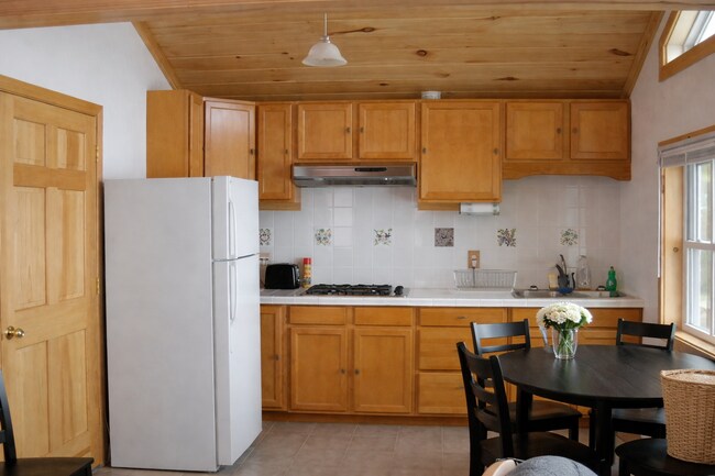 Building Photo - 21 Humming Bird Ln
