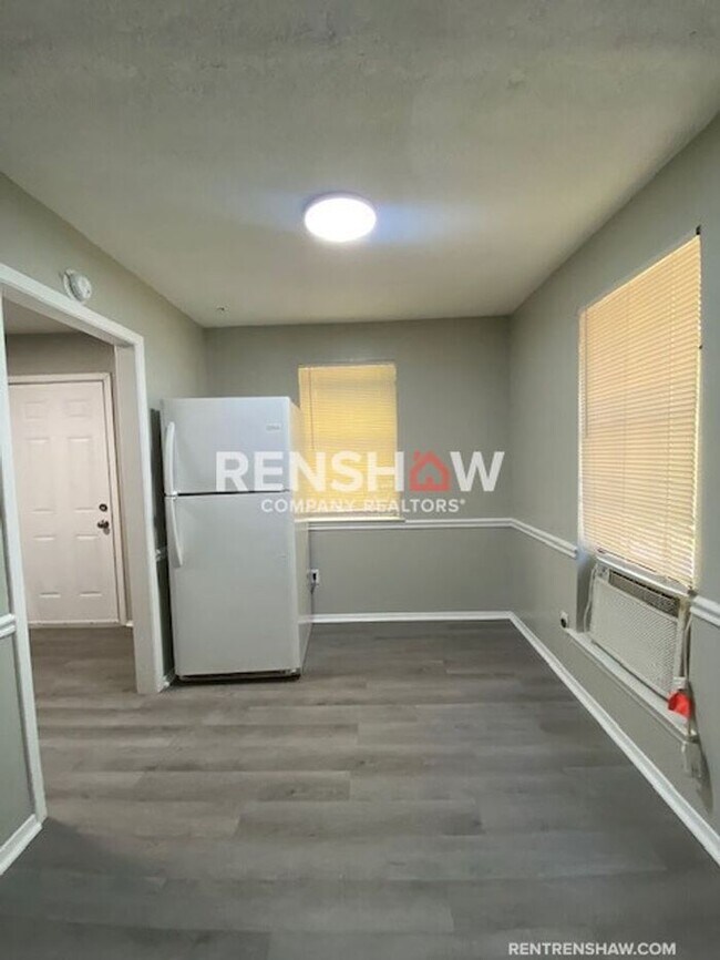 Foto del edificio - Corner Unit Duplex in Whitehaven Park East...