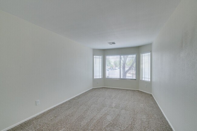 Foto del edificio - Beautiful 3 bedroom home near South Summerlin!