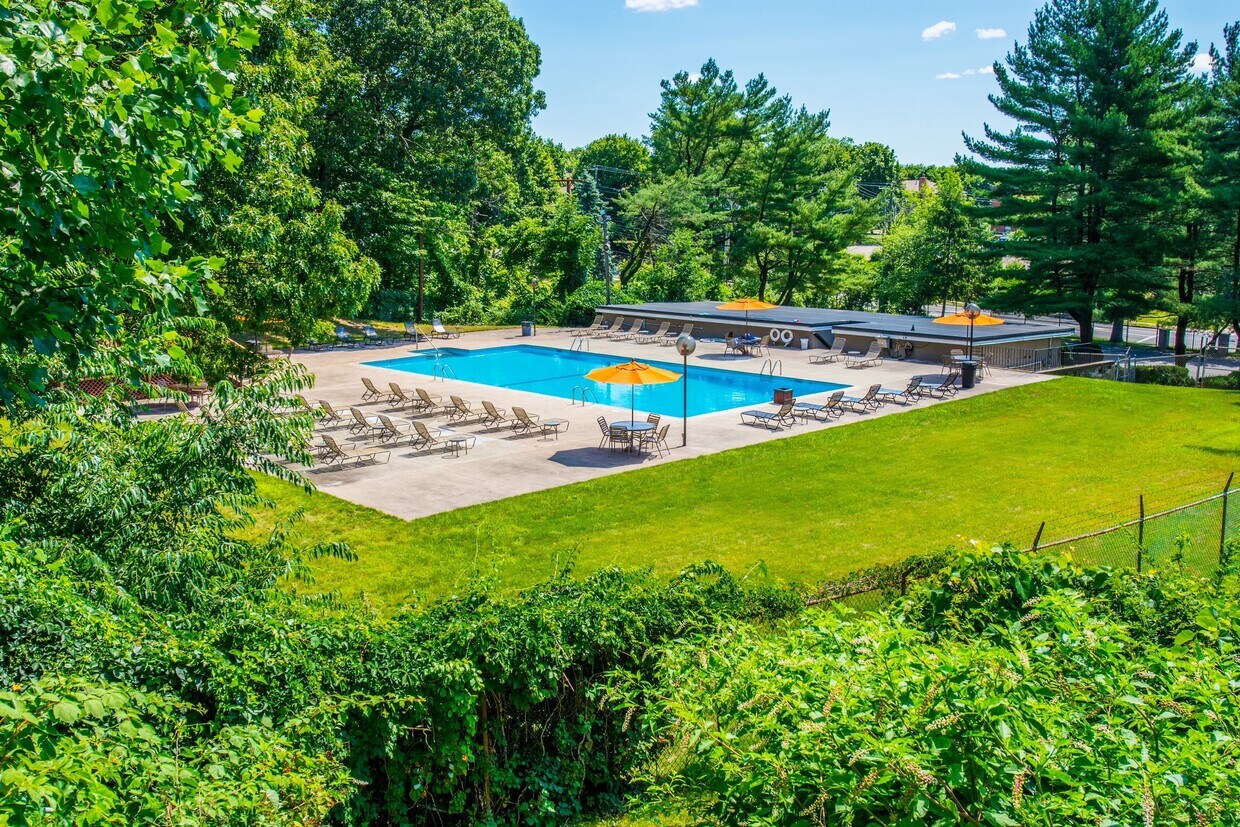 Seramonte Estates Apartments in Hamden, CT