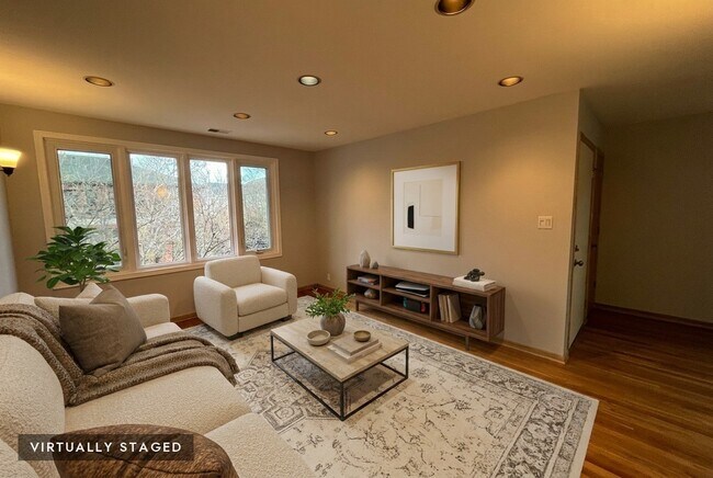 Foto del edificio - 449 W 37th St
