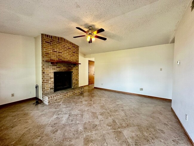 Building Photo - 580 Rimrock Rd