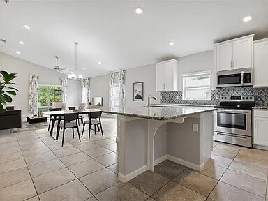 Building Photo - 5987 Ridge Lake Cir