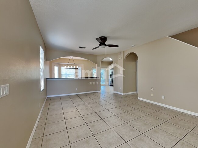 Foto del edificio - 9615 Laurel Ledge Dr