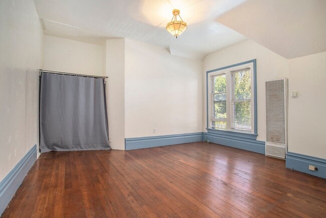 Building Photo - 2308 Woolsey st. #3 - Studio | 1 bath | Up...