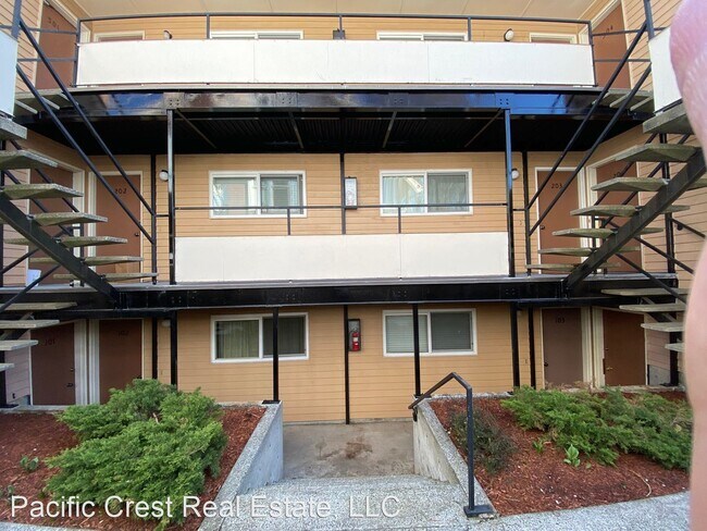 Building Photo - 201 30th Ave S