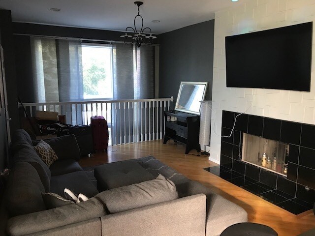 Foto del edificio - 2551 W Washington Blvd