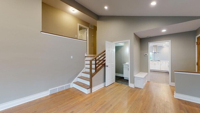 Building Photo - 1366 Cavell Ave