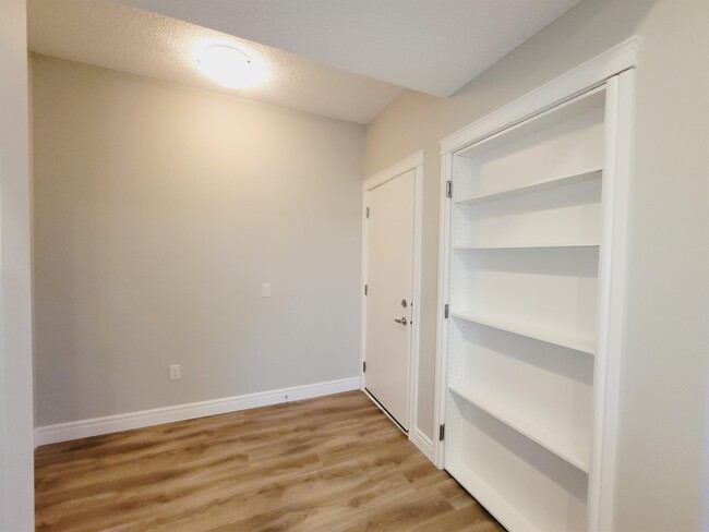Photo du bâtiment - 446 Allard Blvd SW