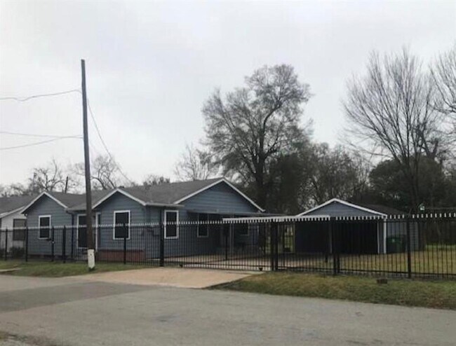 Building Photo - 7118 Hershe St