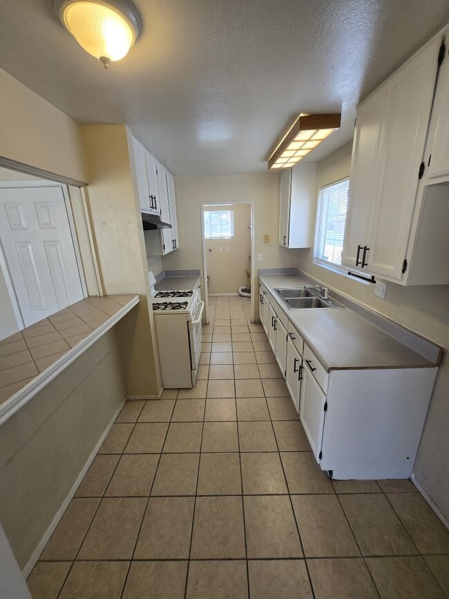 Building Photo - 45515 3rd St E