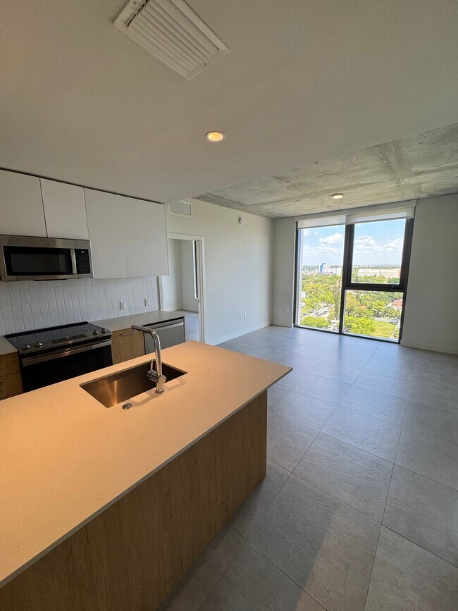 Foto del edificio - 138 NW 31st St