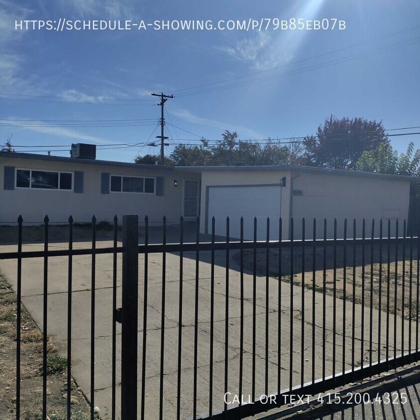 Primary Photo - Newly Remodeled house with large yard!!