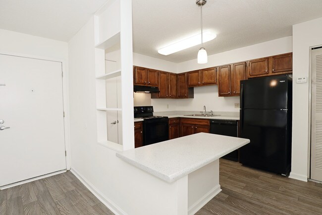 Building Photo - Huntleigh Woods