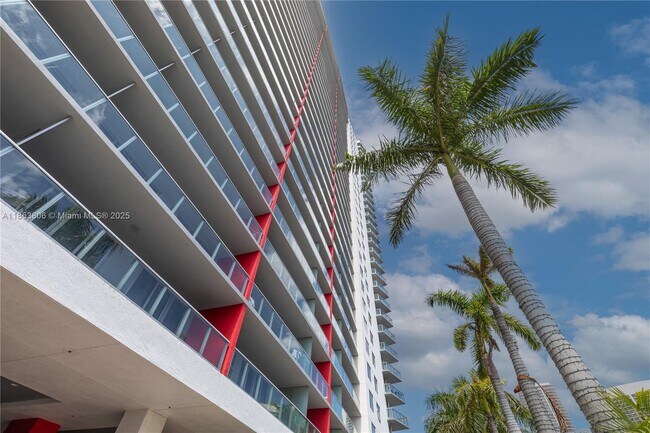 Foto del edificio - 2600 E Hallandale Beach Blvd