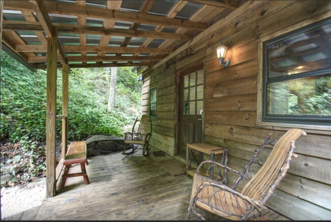 Building Photo - 71 Rocky Hollow