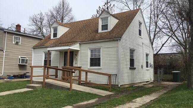Building Photo - 2016 Bohemian Ave.